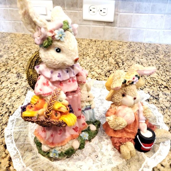 L@@K Set of 2 Cute Easter Bunny Rabbit Figurines, Momma, Baby & Child ~ Decor - Picture 4 of 7